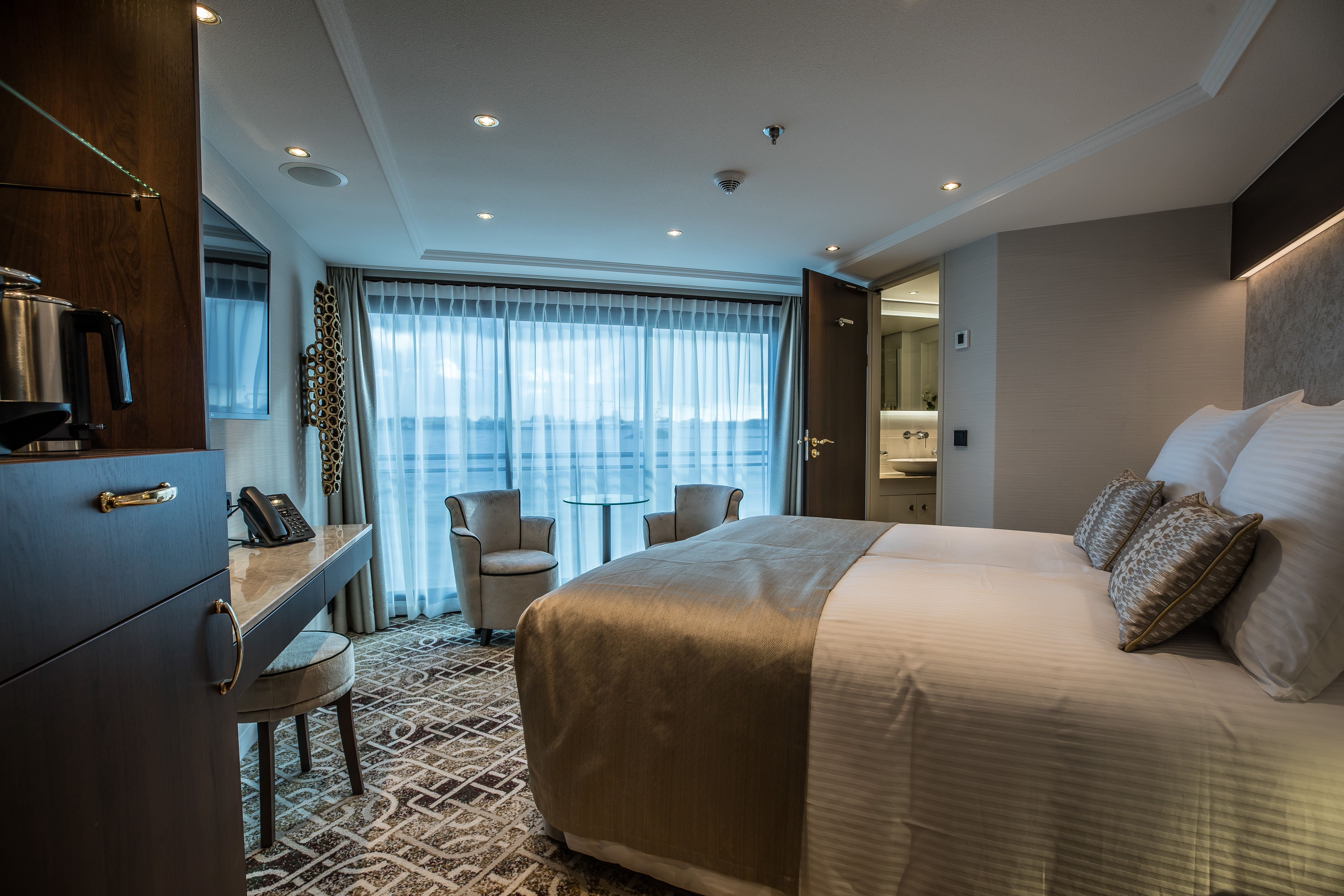 Superior Suite 